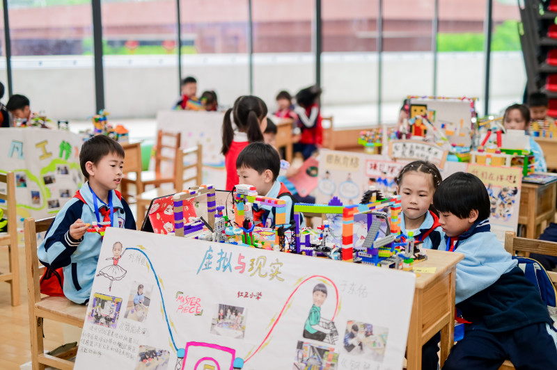 设置小学组、初中组和高中组（中职）三个组别。