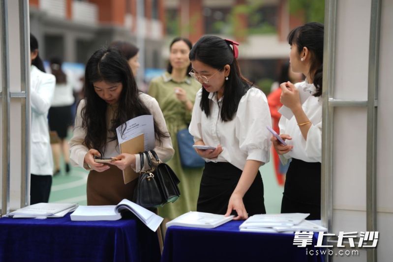 交流活动中，来自长株潭地区的10个优秀课题成果一一登台，演绎精彩。