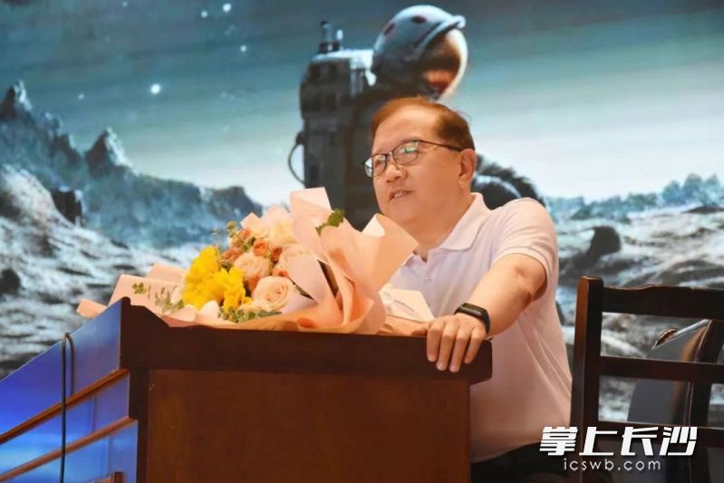 吴季研究员作讲座。