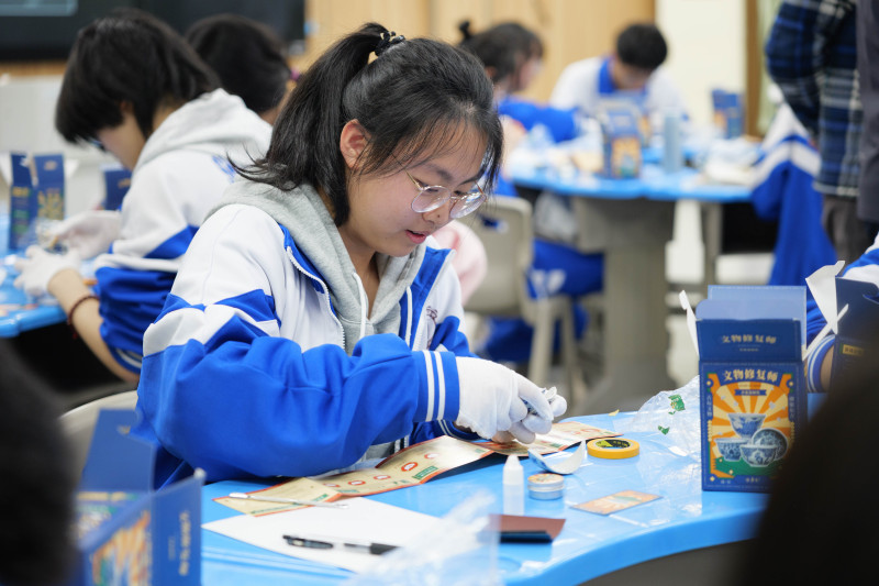 学校设置多科目体验课程。