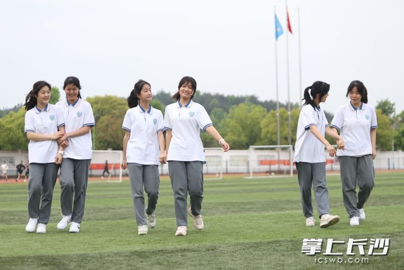 快乐的校园，帮助学生发现自我、唤醒自我、成就自我。