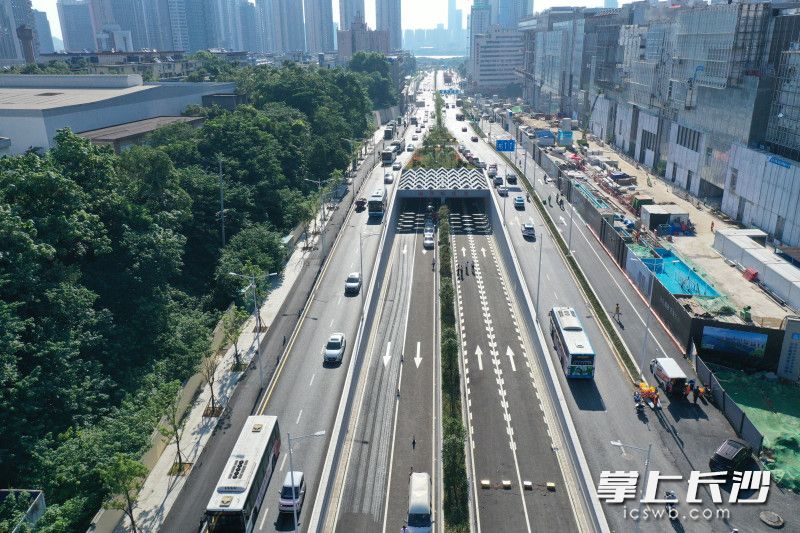 湘雅路过江隧道桐梓坡路出入口。长沙晚报全媒体记者  王志伟 摄