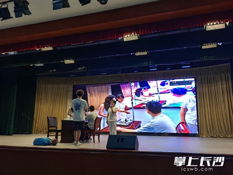 8月18日，“2024年湖南省乡村医生精准化能力提升培训班”首站线下培训在怀化举行。长沙晚报通讯员 武海亮 刘俊 摄影报道
