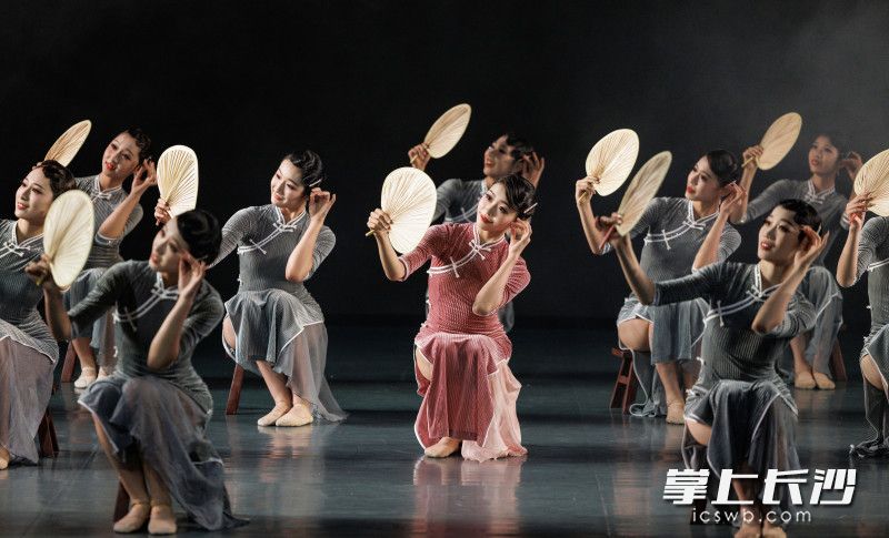 《渔光曲》表演片段。
