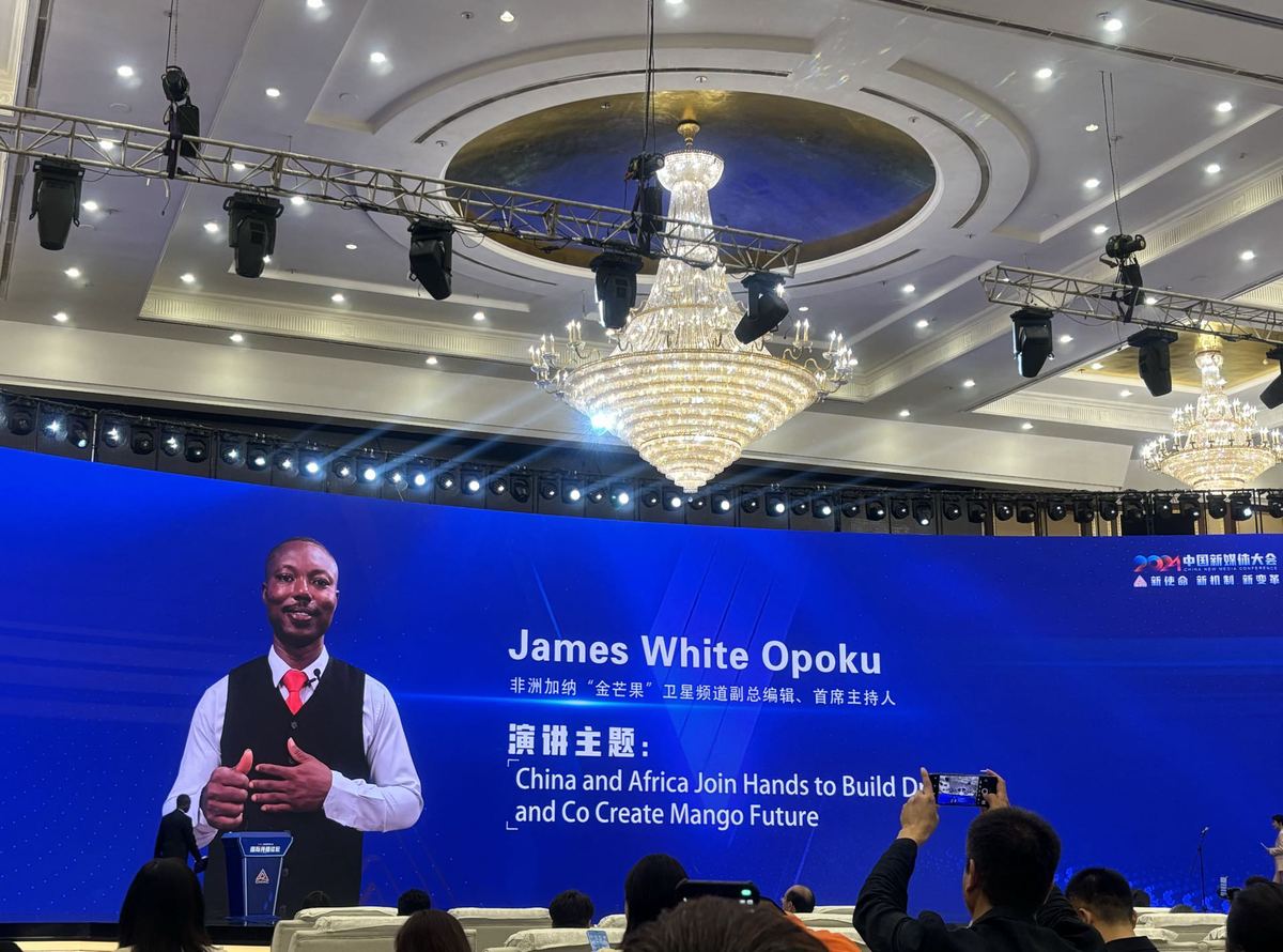 James White Opuku, the deputy editor-in-chief and anchor of the Ghana Mango channel in Africa, delivers his speech at the international communication forum on Tuesday. The forum is a part of the 2024 China New Media Conference. [Photo by Zhao Manfeng/China Daily]