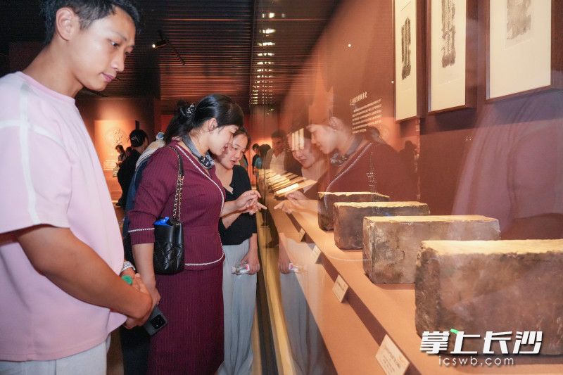 Photo by Zou Lin from Changsha Evening News.