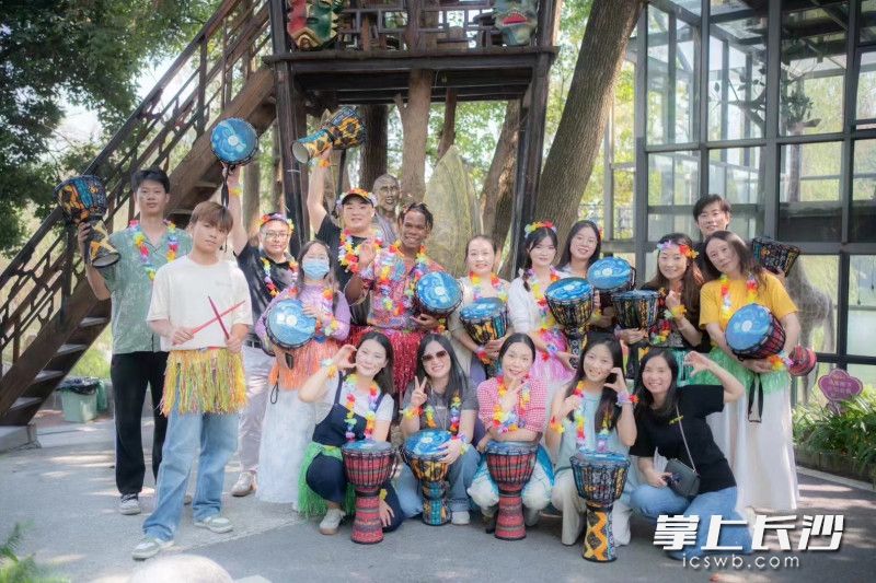 Photo by Liu Xiaomin from Changsha Evening News.