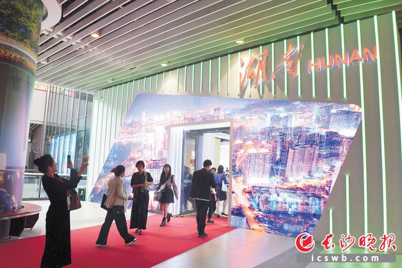 Photo by Wang Zhiwei from Changsha Evening News.