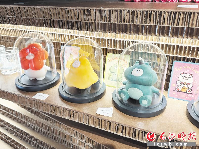 DOUMIU店内造型独特的手作香薰。均为长沙晚报全媒体记者 贾凯清 摄 DOUMIU店内造型独特的手作香薰。均为长沙晚报全媒体记者 贾凯清 摄