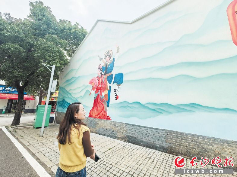 望城区高塘岭街道着力在新康戏乡打造非遗小巷。均为长沙晚报全媒体记者 易亿 摄
