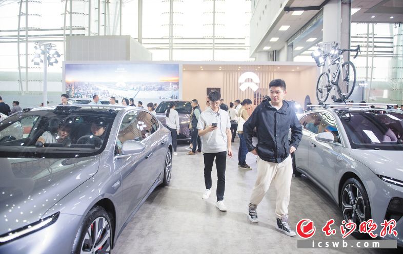 湖南车展已历经17个春秋,图为2024湖南车展现场。长沙晚报全媒体记者 邹麟 摄 湖南车展已历经17个春秋,图为2024湖南车展现场。长沙晚报全媒体记者 邹麟 摄