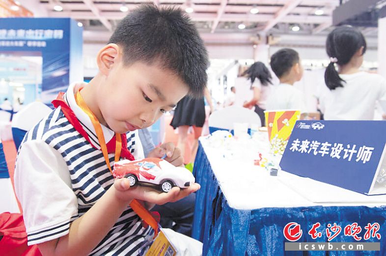 　　4月30日—5月5日，2025湖南汽车展览会暨长沙市汽车促消费活动在湖南国际会展中心举行。长沙晚报全媒体记者 黄启晴摄