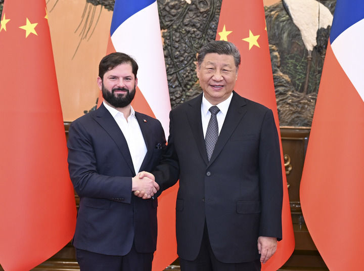 5月14日上午，国家主席习近平在北京人民大会堂会见来华出席中拉论坛第四届部长级会议的智利总统博里奇。新华社记者 李响 摄