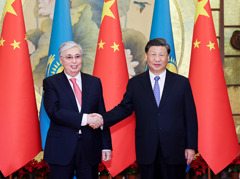 2023年5月17日下午，国家主席习近平在西安同来华出席中国－中亚峰会并进行国事访问的哈萨克斯坦总统托卡耶夫会谈。新华社记者 刘彬 摄