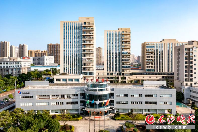 先步信息用“智慧大脑”为矿山装上“绿色引擎”，图为湖南先步信息股份有限公司外景。