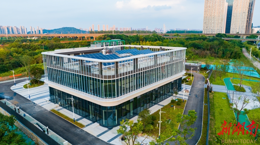 大泽湖浅层地热能开发利用项目供能站。
