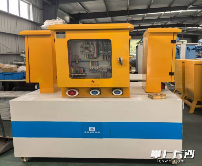 中建五局第三建设有限公司研发的模块化智慧配电箱。均为企业供图 中建五局第三建设有限公司研发的模块化智慧配电箱。均为企业供图