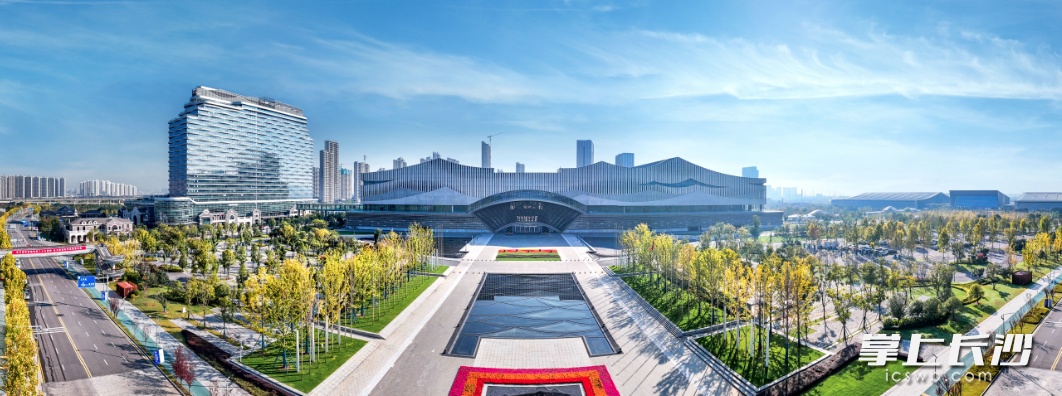 近年来，众多国际性展会纷纷落地长沙县，国际经贸“朋友圈”拓展到200多个国家（地区）。
