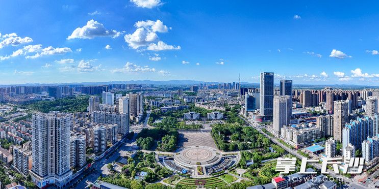 长沙县正以实干为笔、创新为墨，奋力书写中国式现代化县域实践的星沙篇章。星沙时报全媒体记者 章帝 摄