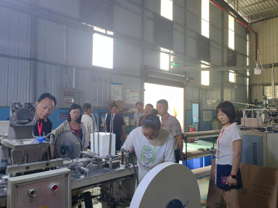 夏铎铺镇人大代表深入园区企业开展调研 夏铎铺镇人大代表深入园区企业开展调研