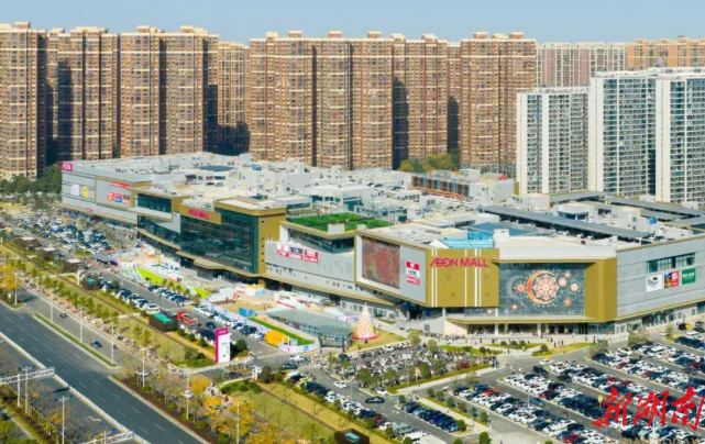 11月27日，永旺梦乐城湘江新区店开门迎客。永旺梦乐城供图