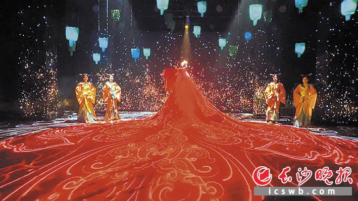 长沙文旅推出球迷免费观赏《寻长沙》演出的活动。长沙文旅供图