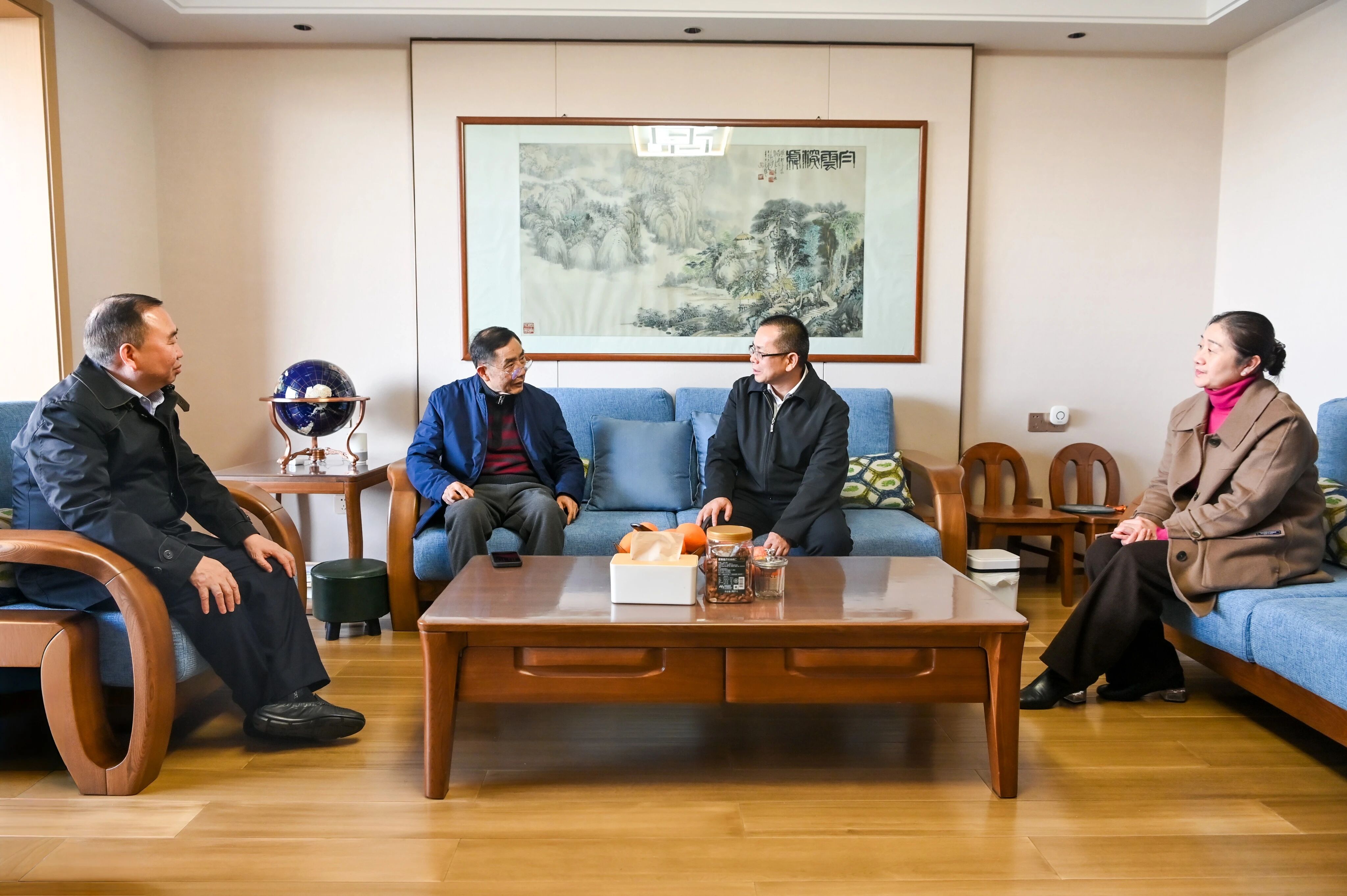 罗缵吉看望慰问杨顺初。