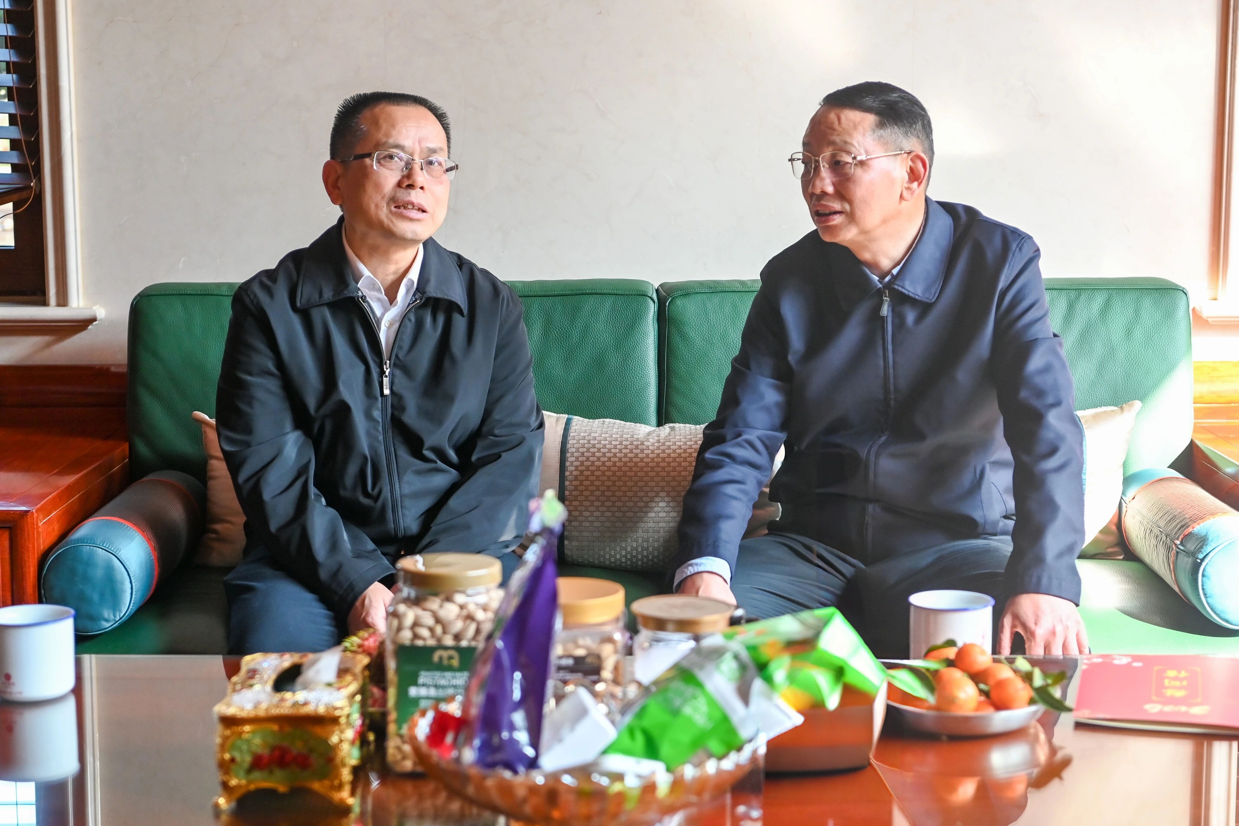 罗缵吉看望慰问文树勋。