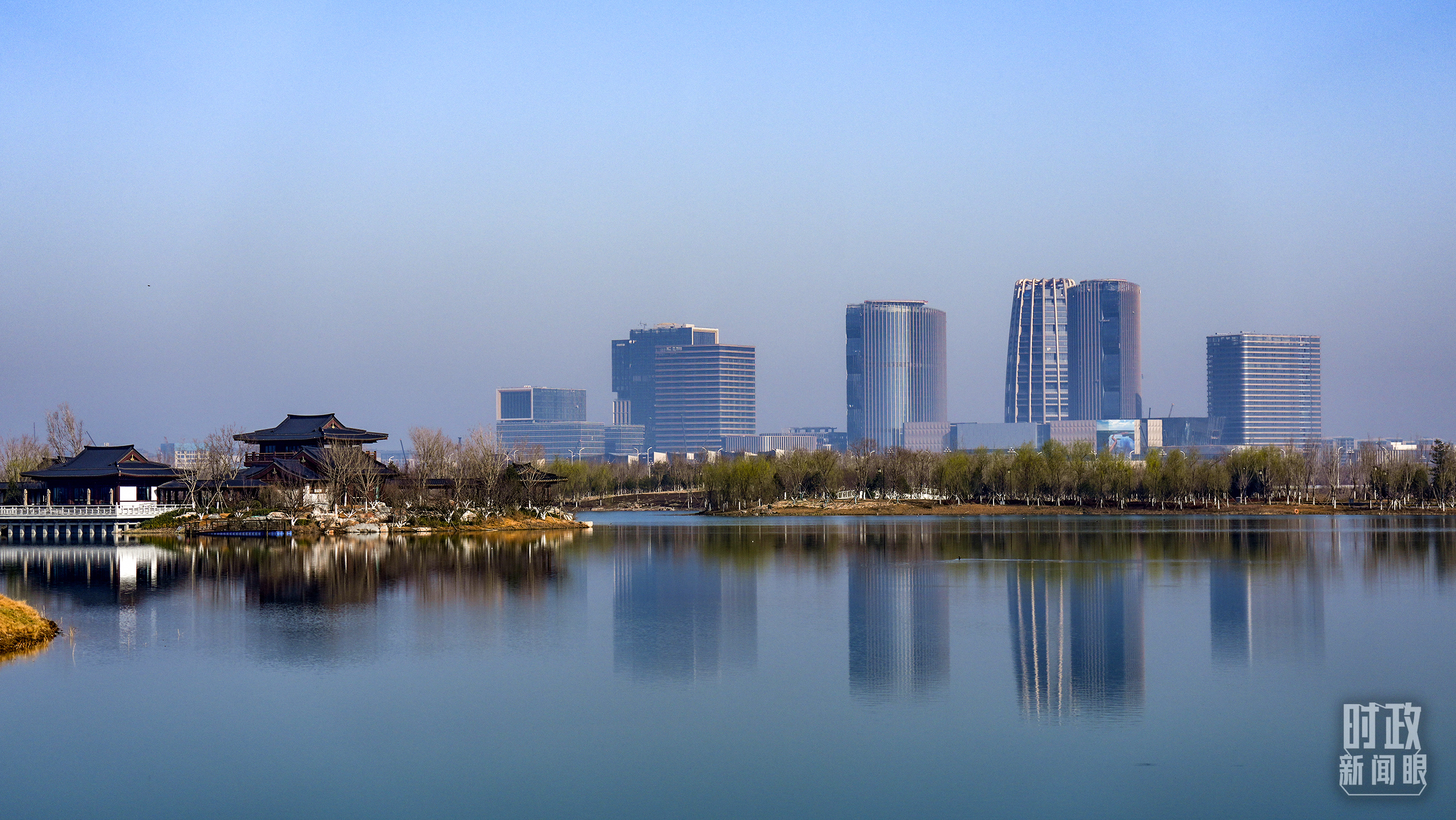 △湿地入城,映照出雄安新区的绿色发展底色。(总台记者李晋拍摄) △湿地入城,映照出雄安新区的绿色发展底色。(总台记者李晋拍摄)