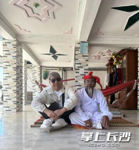 考察越南平顺省占族嘎尼琴艺人（2026年2月拍摄）。