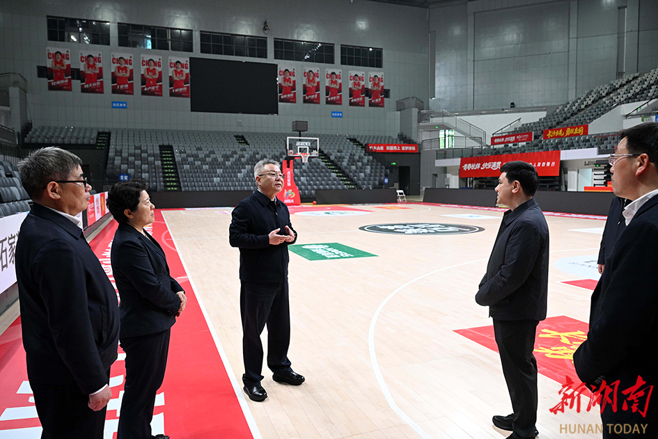 4月3日，沈晓明在湖南贺龙体育馆调研。