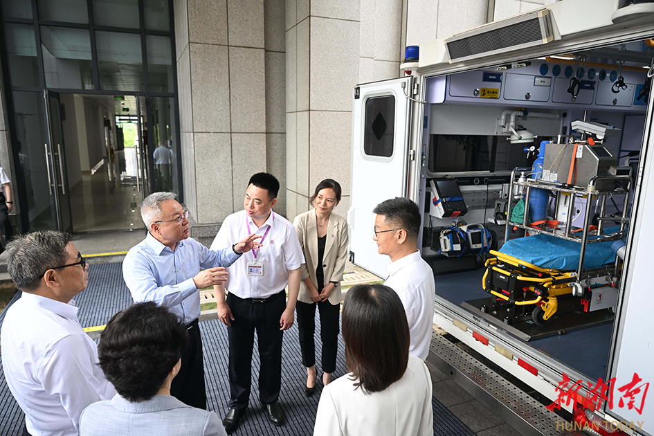 6月3日，沈晓明来到省人民医院岳麓山院区调研。