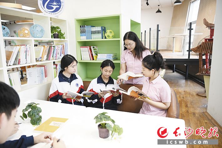 43支师生读书团队，成为校园一道亮丽的人文风景。
