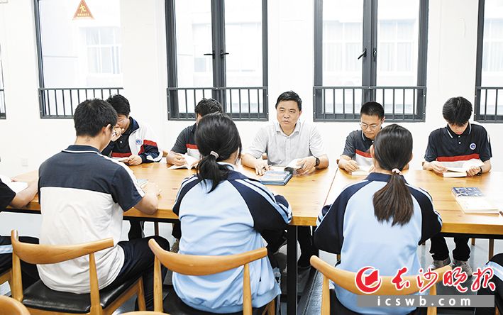 在长沙高新技术工程学校，师生共读是阅读常态。均为周慧宇 摄
