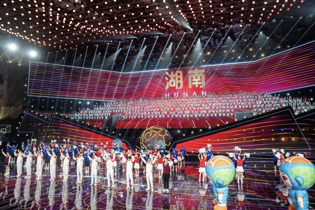 学校567名学子“闪耀”全国第一届青少年三大球运动会开幕式。