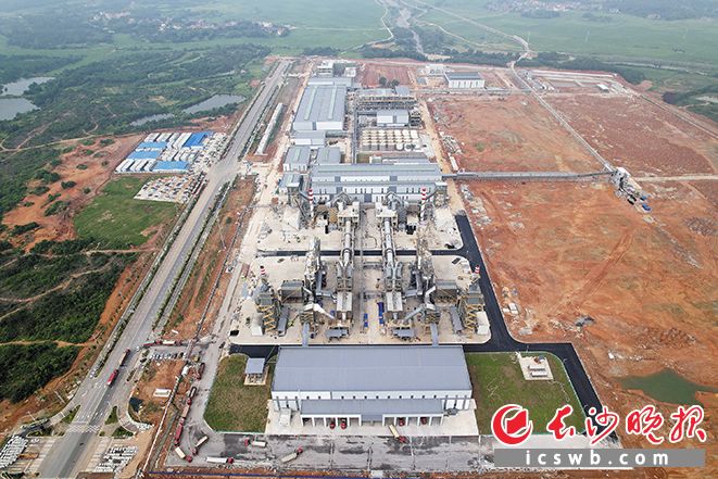 长沙有色院成功突破锂云母硫酸盐置换焙烧高效提锂关键技术，建成奉新时代年产3万吨碳酸锂标杆项目。 企业供图