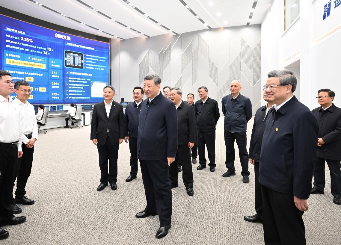 △2026年3月23日,习近平总书记在河北雄安新区考察时,来到中国华能集团有限公司同企业员工亲切交流。 △2026年3月23日,习近平总书记在河北雄安新区考察时,来到中国华能集团有限公司同企业员工亲切交流。