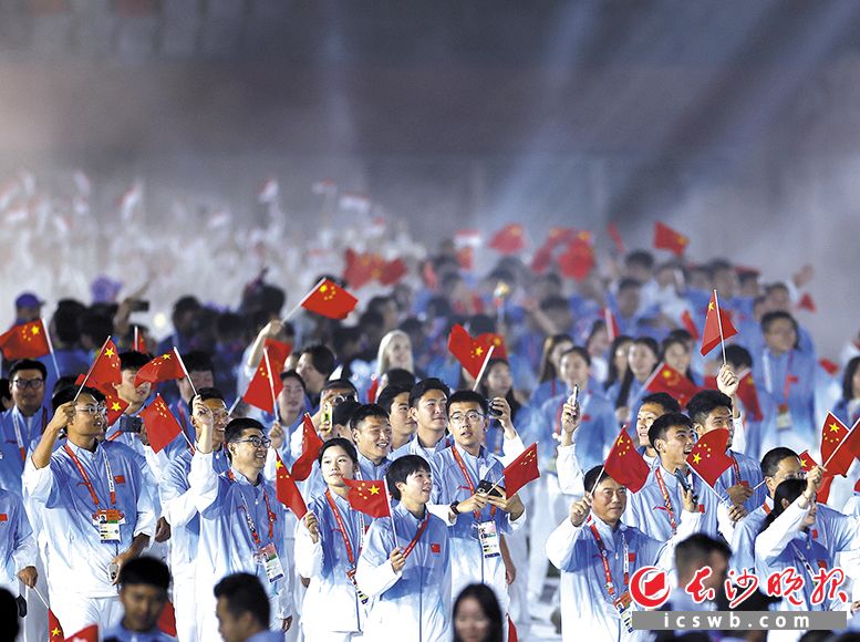 10月4日，中国代表团在闭幕式上。当地时间10月4日，第二十届亚洲运动会闭幕式在日本名古屋举行。新华社记者 伍志尊 摄